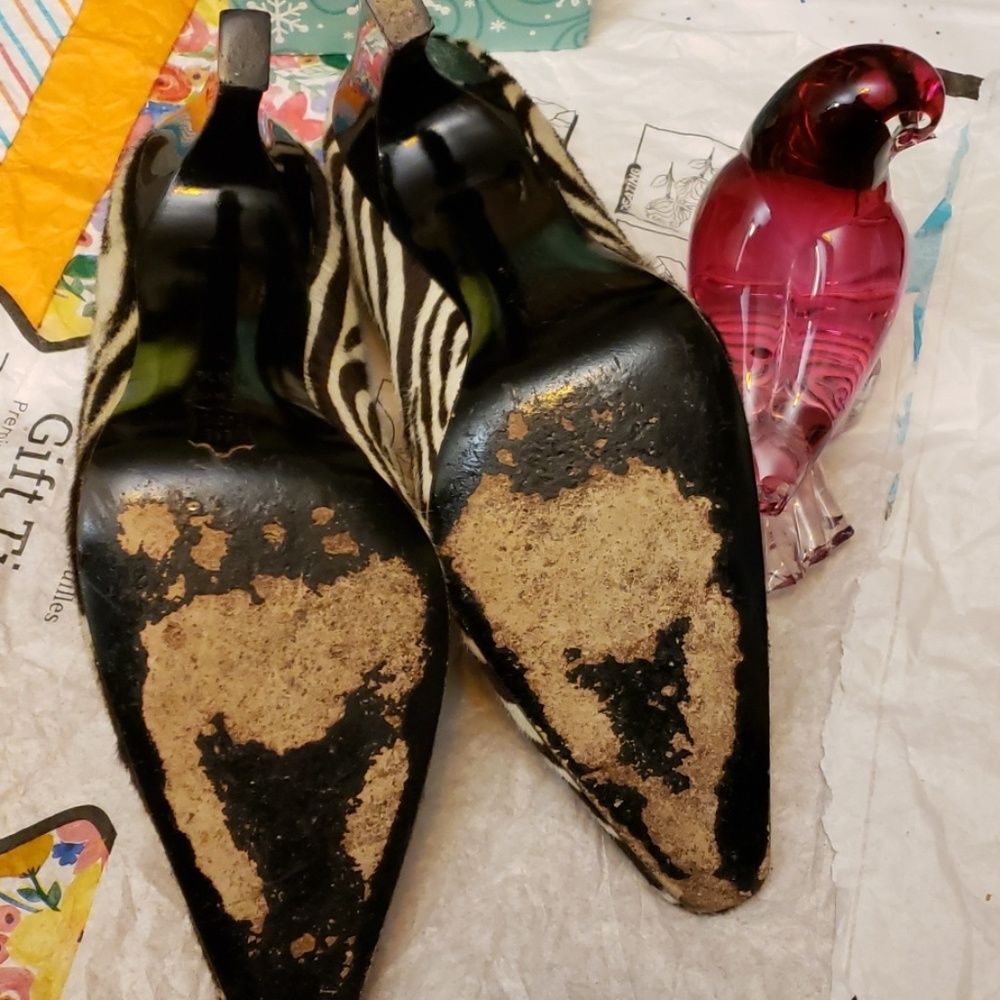 Fortune Valentino Zebra Skin Black/Cream pumps SZ - Picture 4 of 8